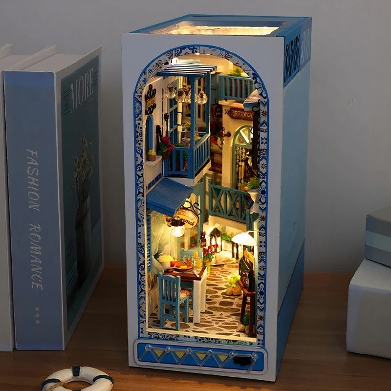 Book Nook - Ruelle en Grèce